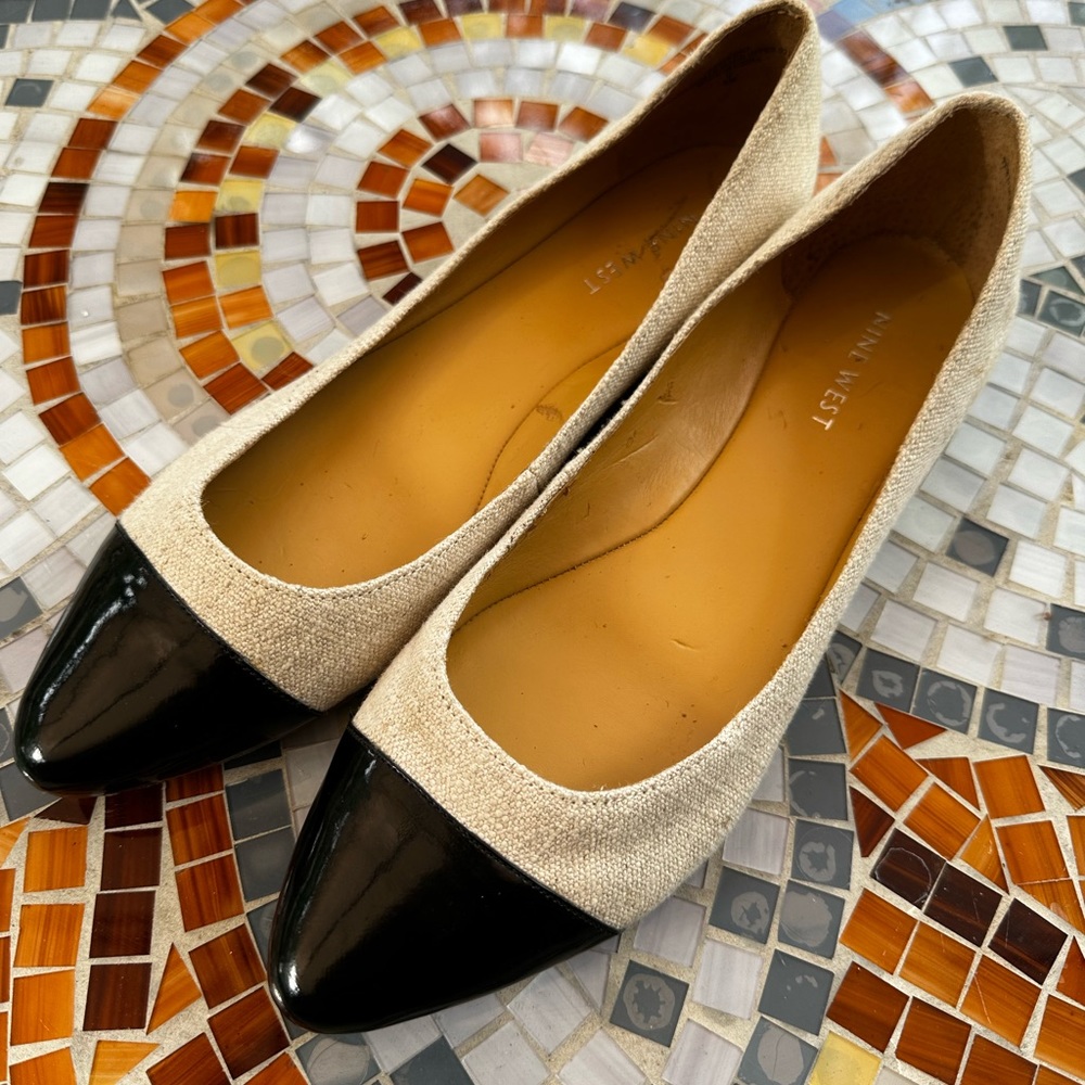 Nine West women’s captoe slip on flats. size 8m, never worn.